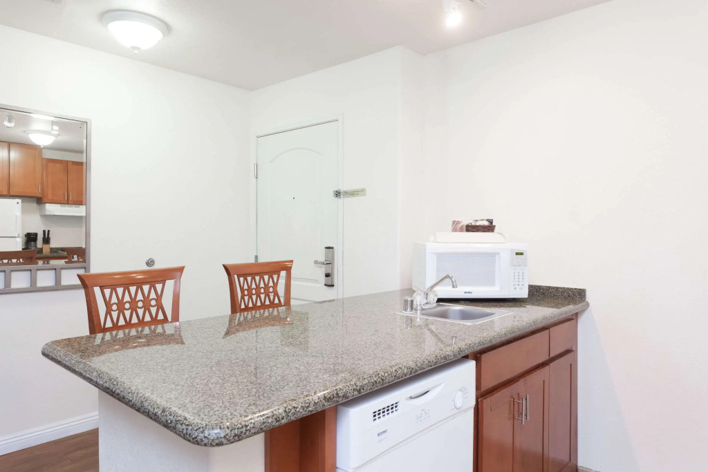 Hawthorn Suites
