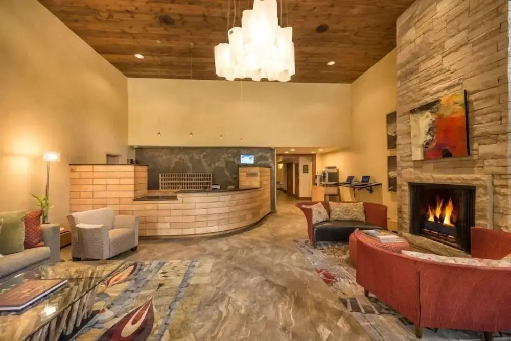Vail Village 3 Bedroom Condo At The Covered Bridge - Pool, Hot Tub & More