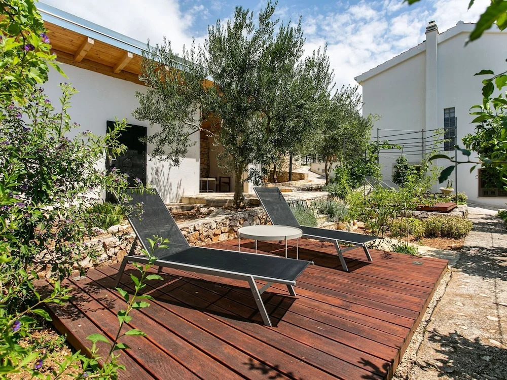 Spacious Holiday Home in Seget Vranjica With Garden