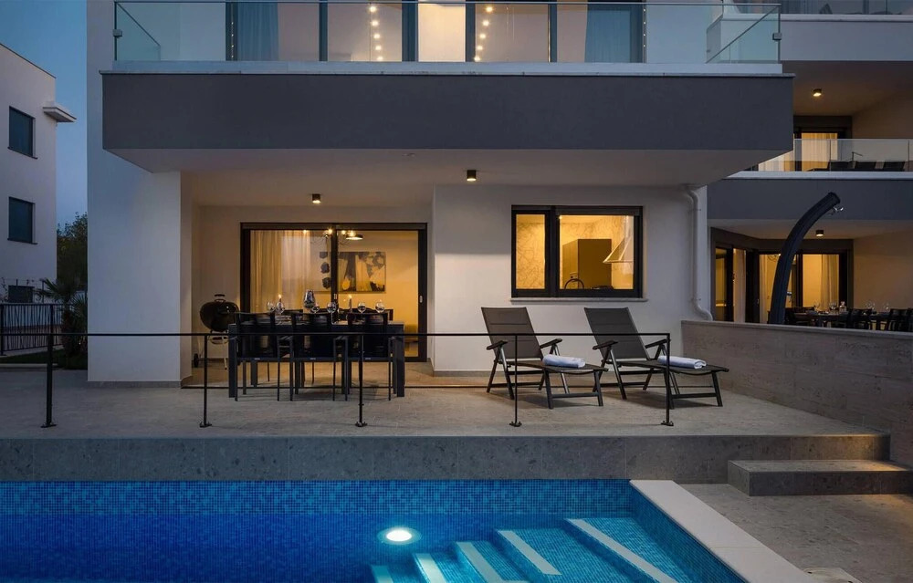 Lovely Apartment In Zidarici
