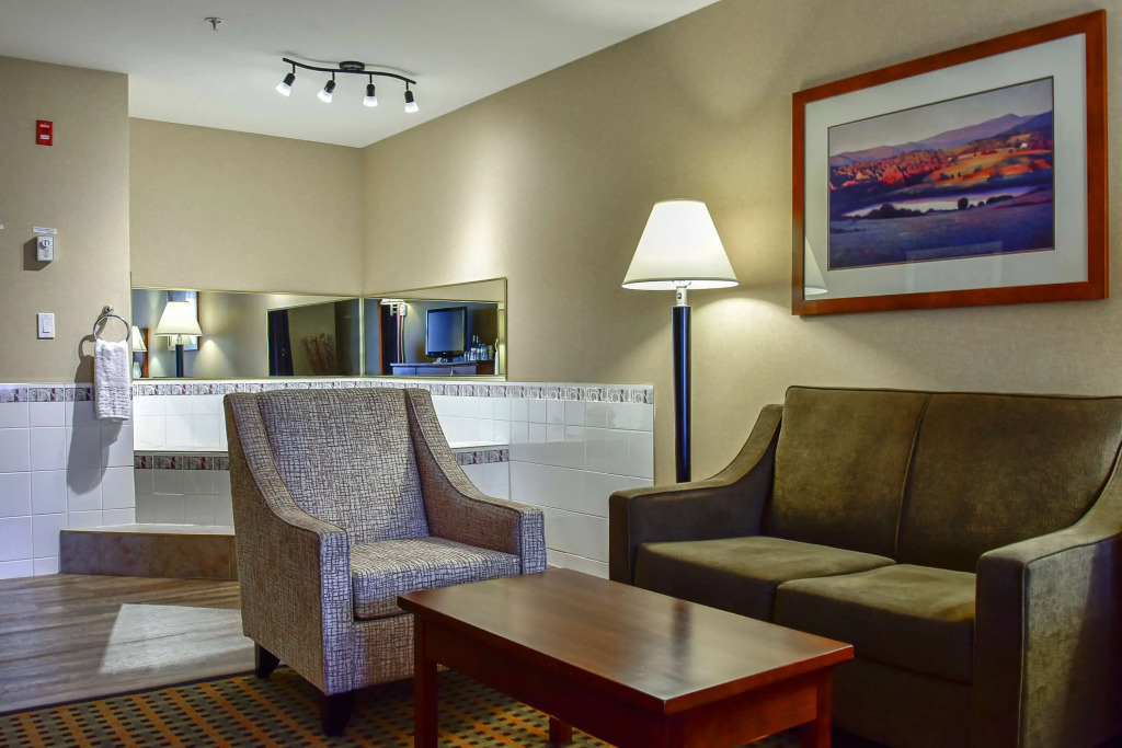 Best Western Plus Osoyoos Hotel & Suites