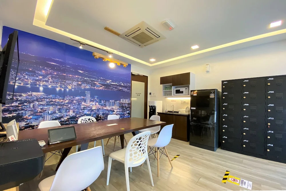 Sogor Girls Dormitory by OYO Rooms