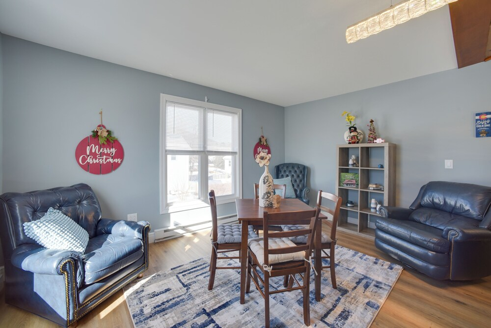 3 Blocks to Lake George Village: Spacious Home