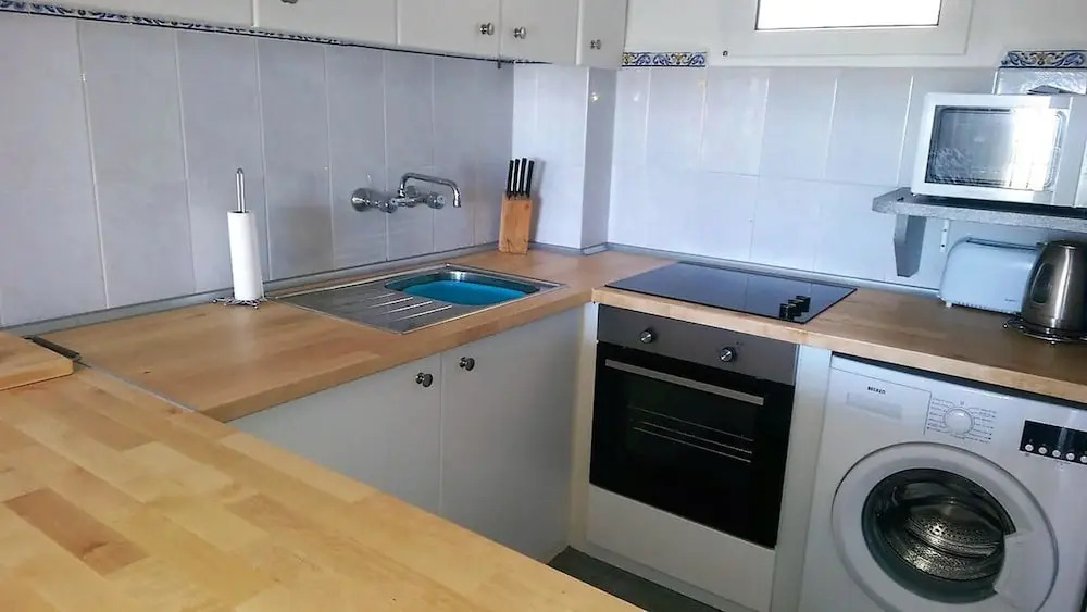 Dona Lola Sandra - Frontline beach house with full sea views within a short drive to Marbella  CS108