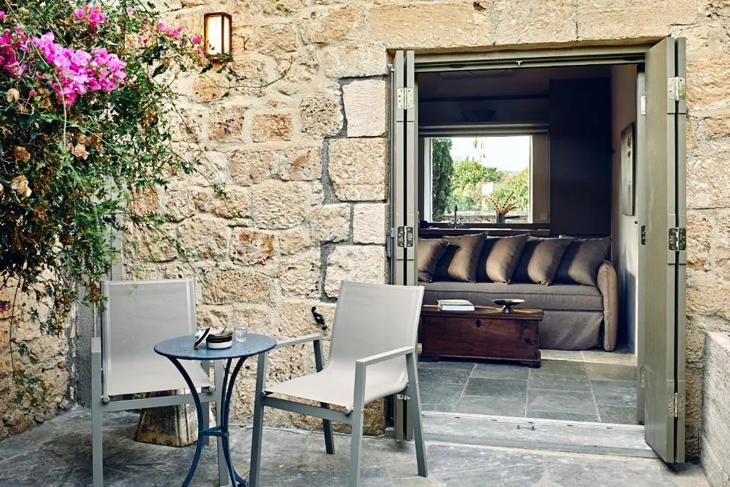 Nikolaou Art Residence