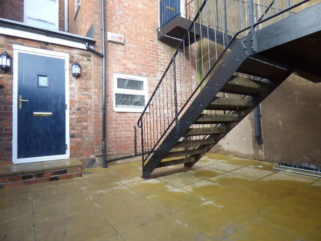 2 bed Apartment by UK Corporate Relocations Ltd