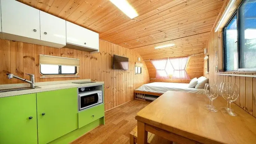 Pocheon Bearhill Pension(포천 베어힐카라반)