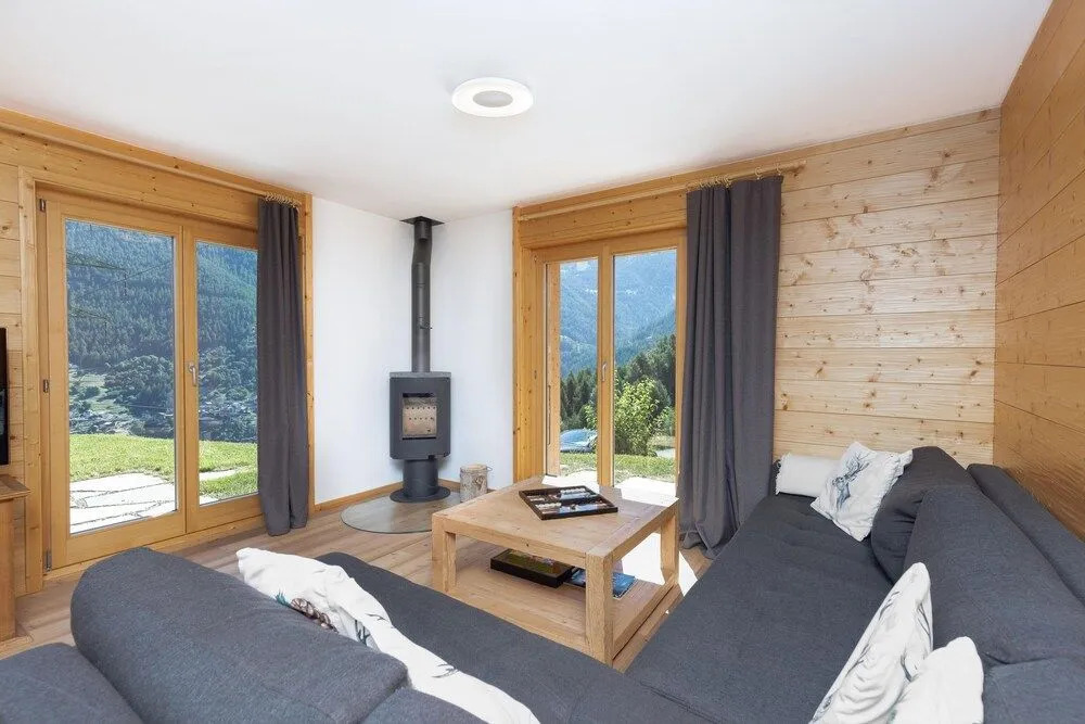Chalet Le Cerf New Build Stylish Stay