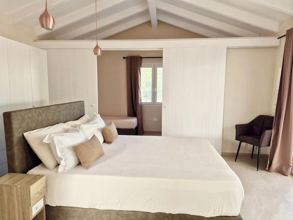 Is Cheas wine farm boutique hotel