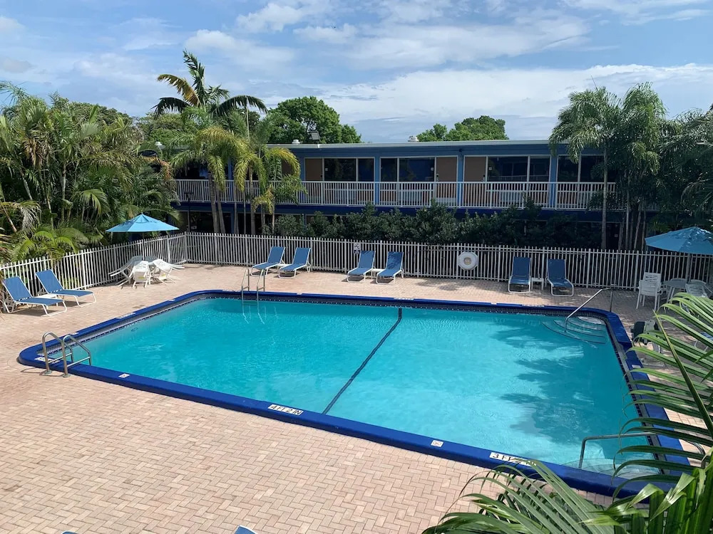 Rodeway Inn & Suites Fort Lauderdale Airport & Cruise Port