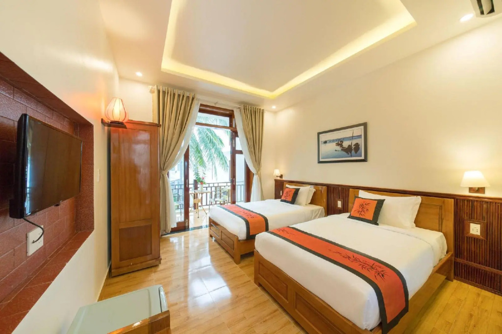 Lakeview Villa Homestay