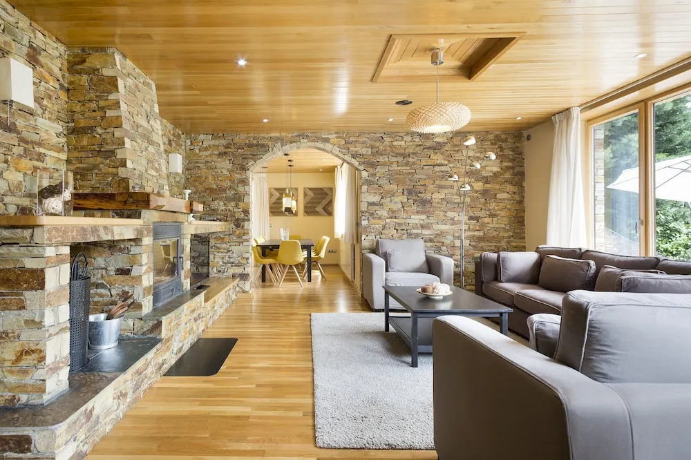 Luderna - Casa con jardín Montcorbison