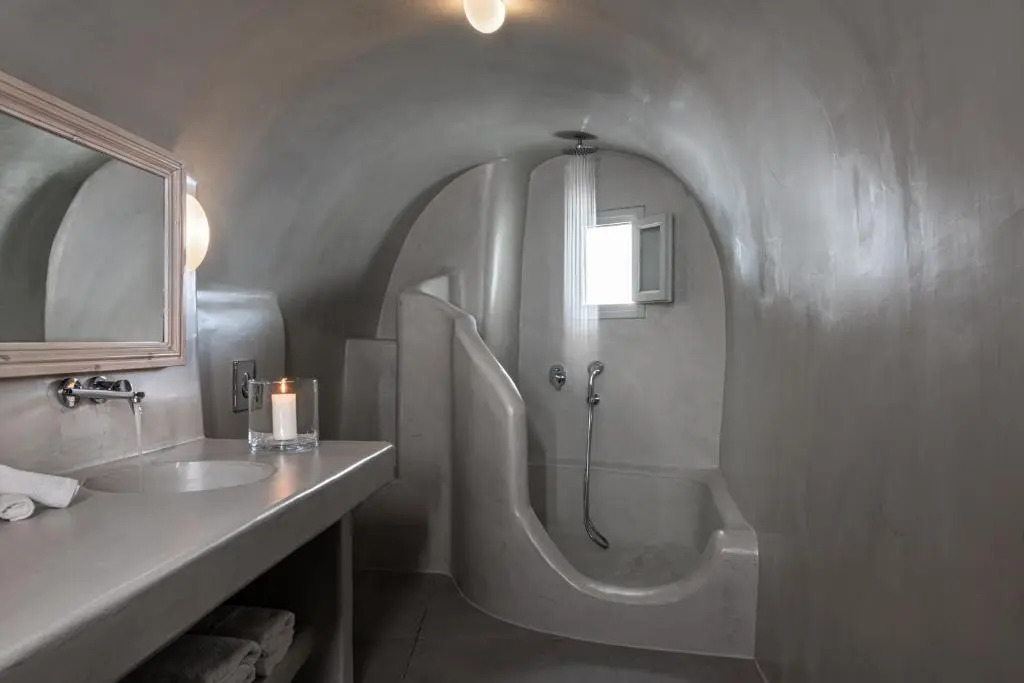 Adamant Suites