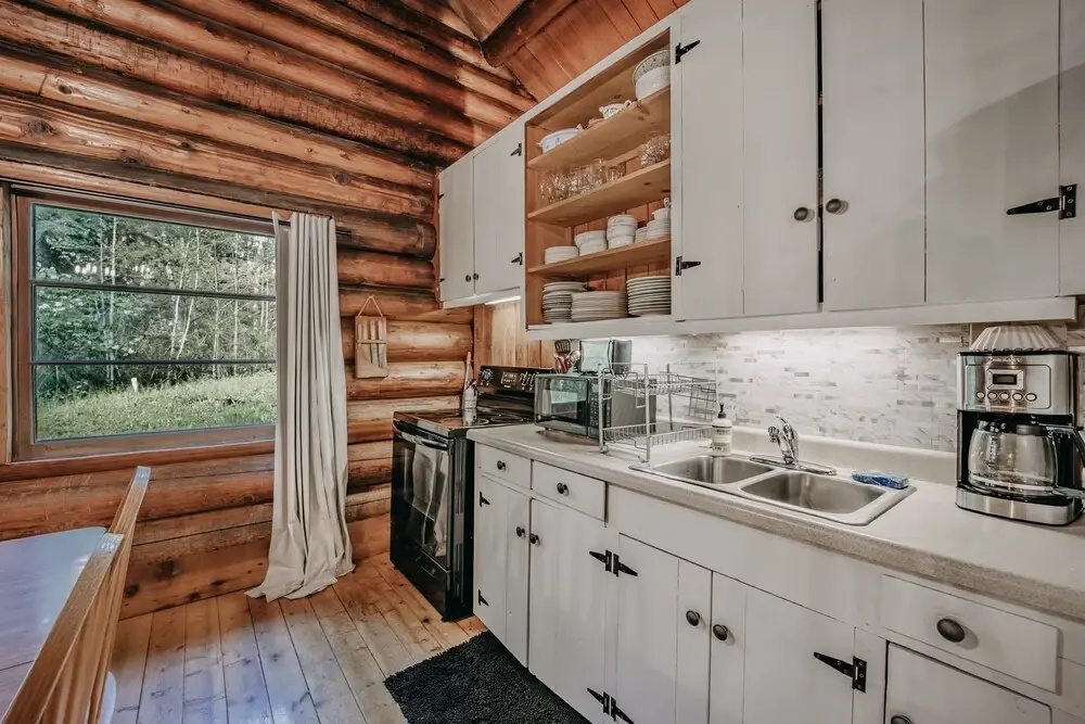 76GS - Genuine Log Cabin - WI-FI - Pets Ok - Sleeps 4