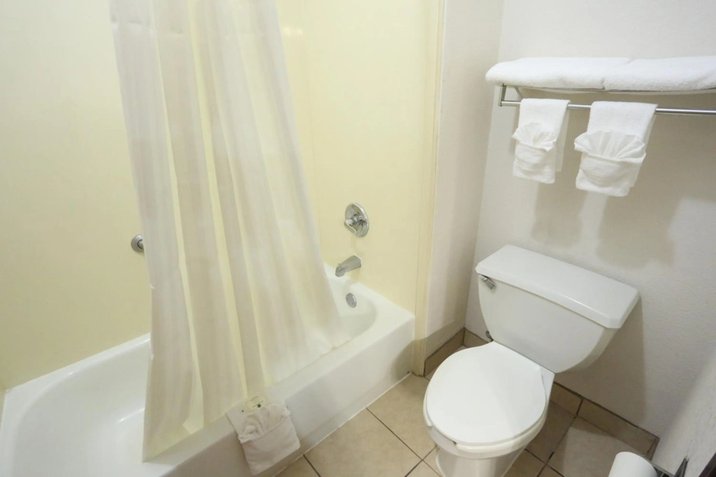 Quality Suites Burleson - Ft Worth