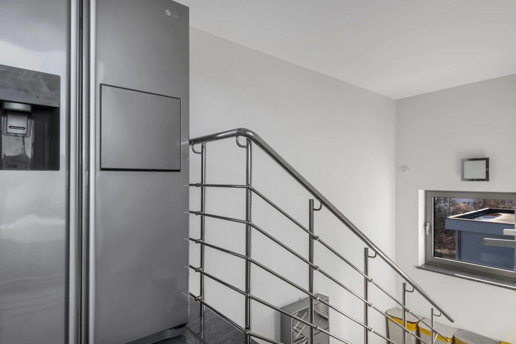 Contemporary apartment with rooftop terrace in Maribor
