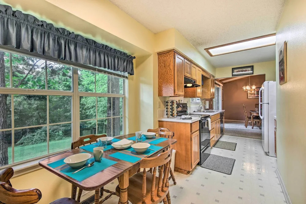 Bella Vista Home Base Near Mtn Biking & Golf!
