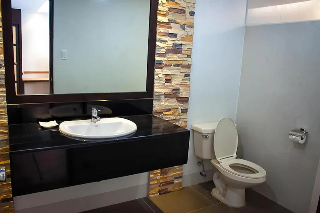 Circle Inn Hotel and Suites Bacolod