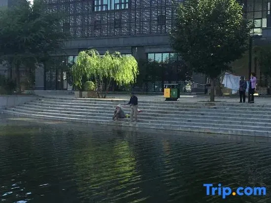 Tongliao Yinglun International Holiday Hotel