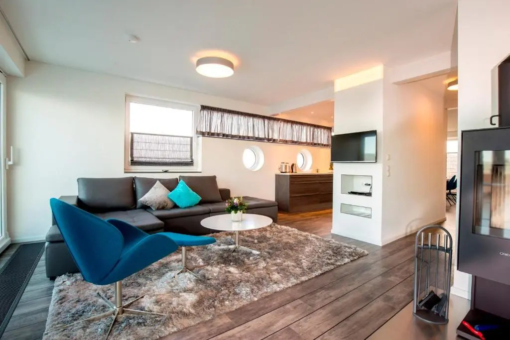 KYST 5410 Floating Home 2