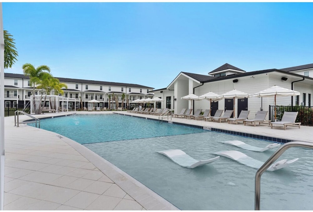 Landing Apartments Lakeland Near Winston
