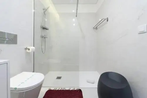 Lovelystay - Central Flat W/ Ac And Balcony
