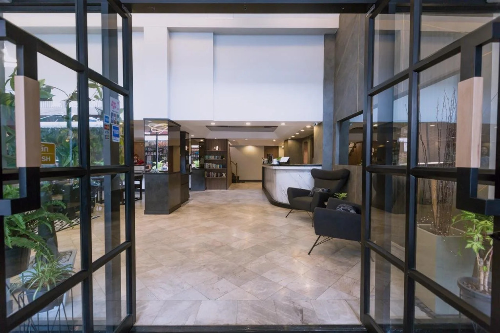 Maxims Inn