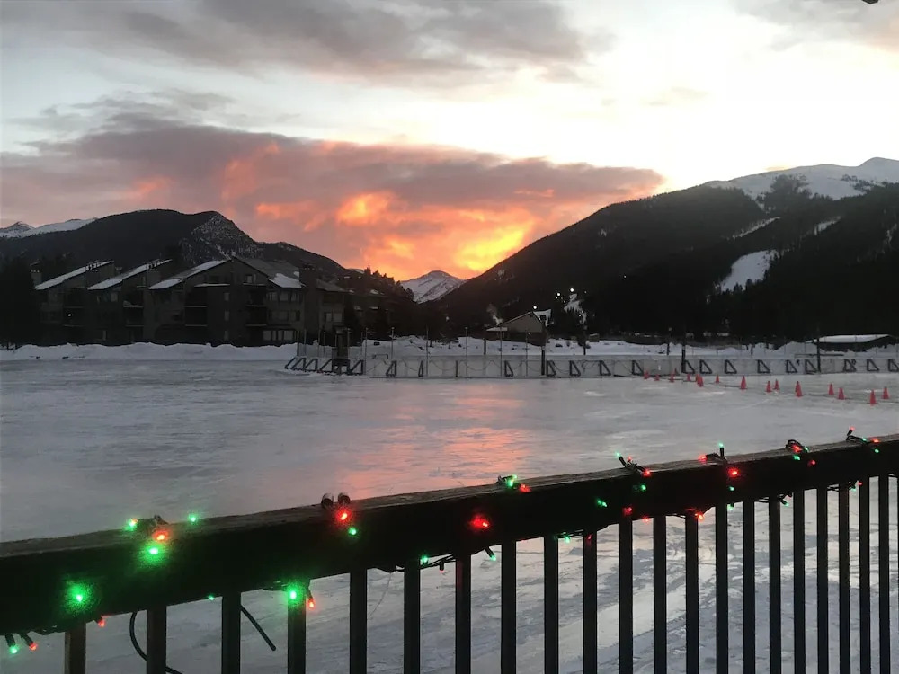 Lenawee 1738 by SummitCove Vacation Lodging