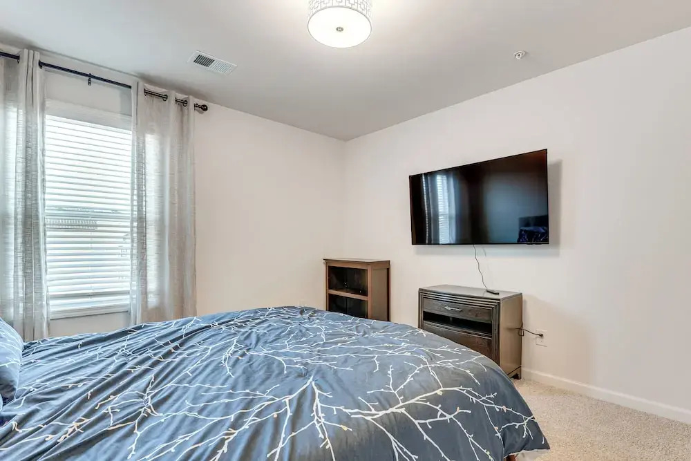 Near Atl! Spacious Townhome w/ Patio & WFH Setup