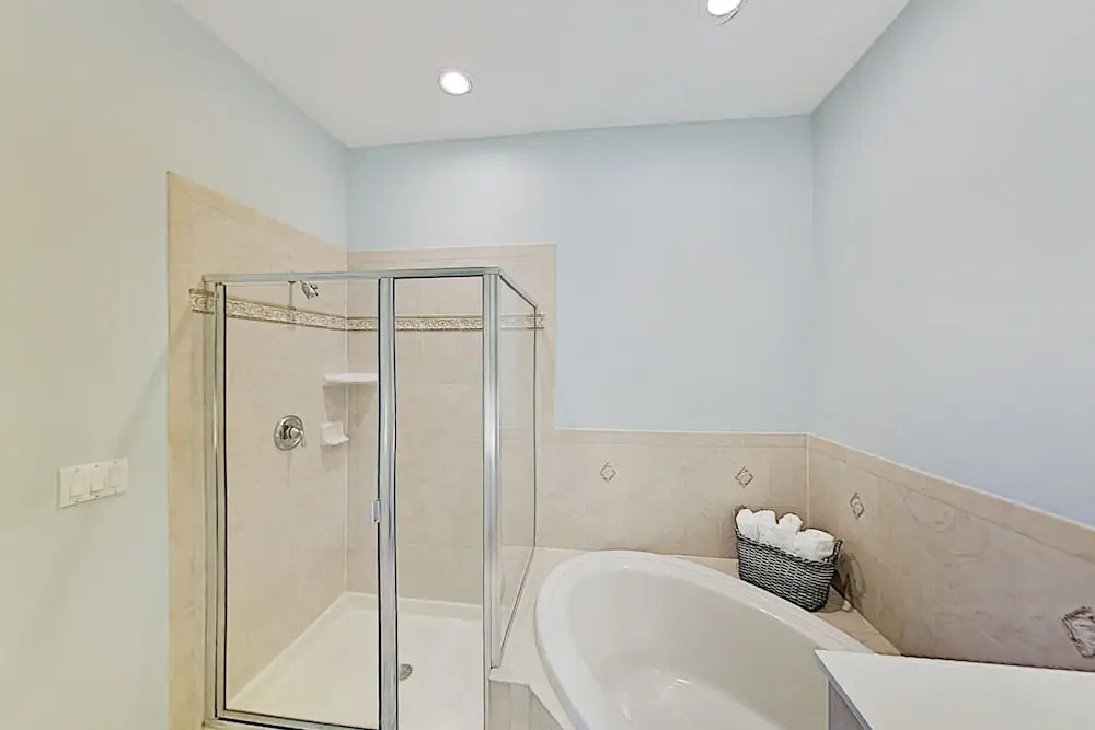 300cbw32 3 Bedroom Condo