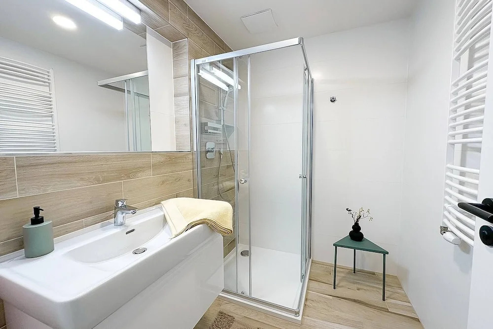 "new 3kk Apts: Holešovice Heart"