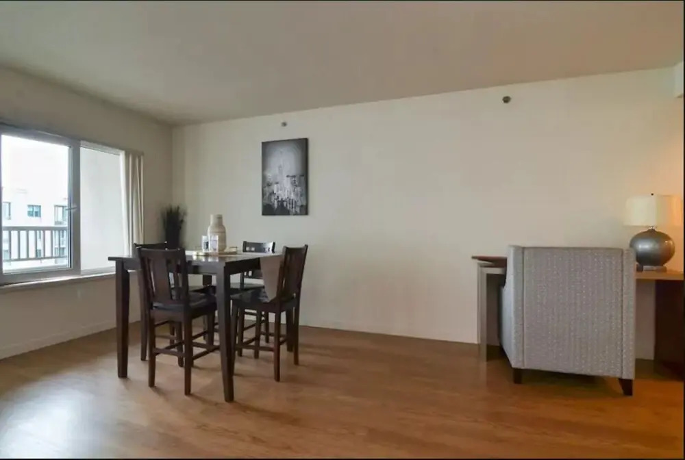 High Rise 2bd 2bth Home Pike Place