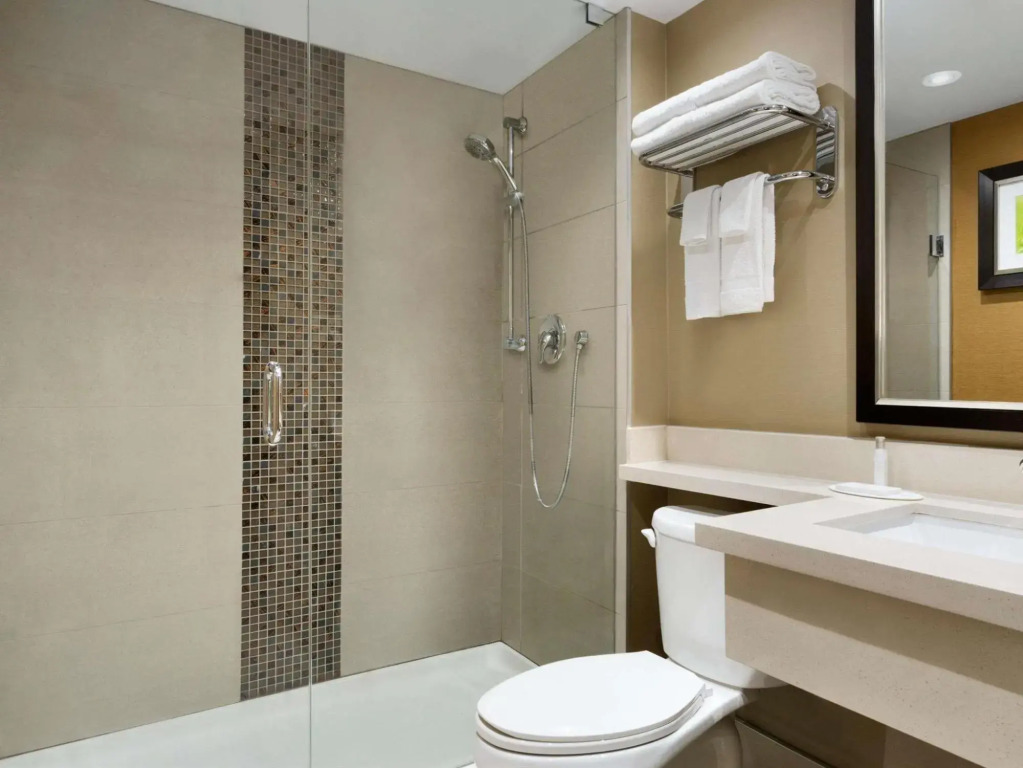 Travelodge by Wyndham Toronto East