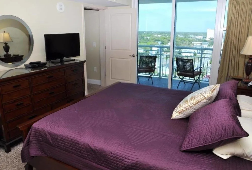Seaside Resort 1101 - 3 Br condo by RedAwning