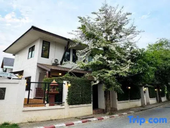 No.1 Tiny Townhouse Near Saturday Night Market 1Bedroom / 1.5Bathroom