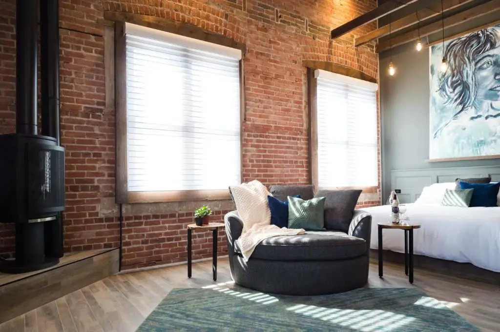 48 King West Boutique Hotel