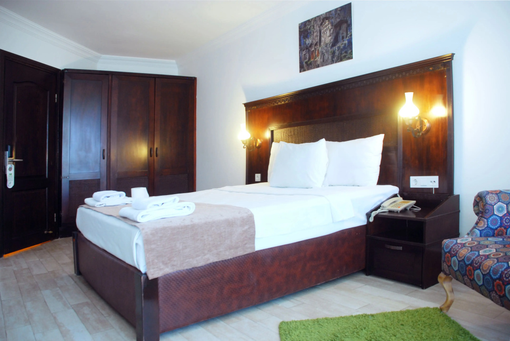 Flora Hotel