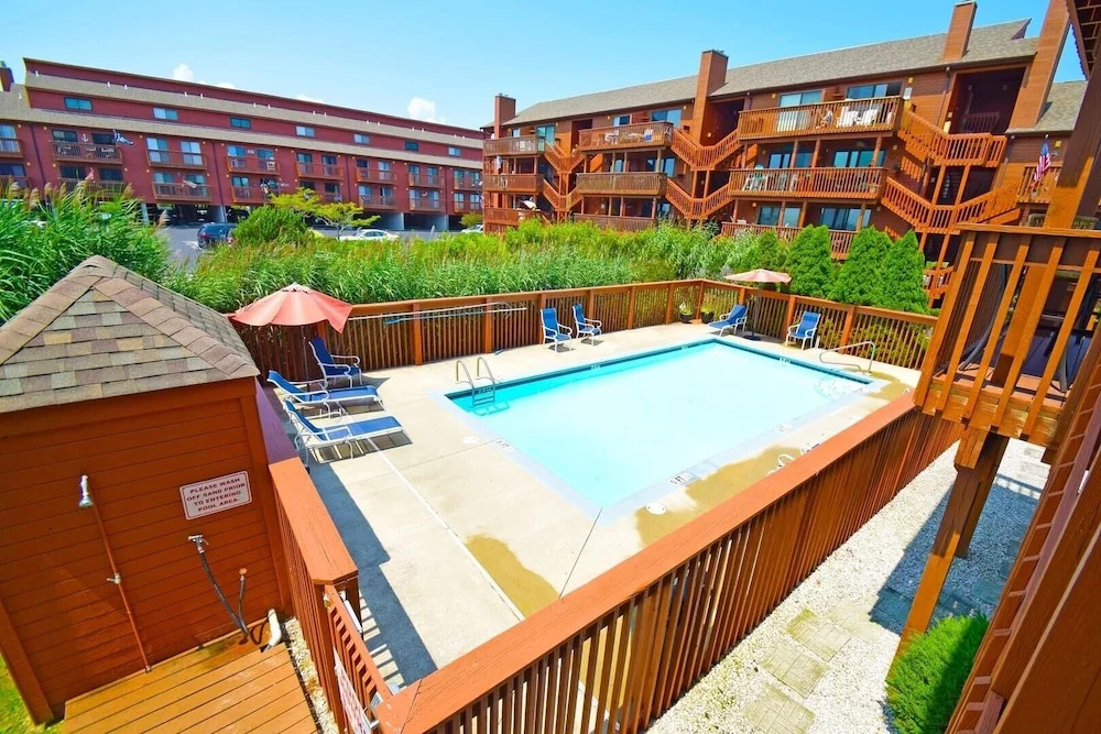Sunset Landing 24 2 Bedroom Townhouse by RedAwning