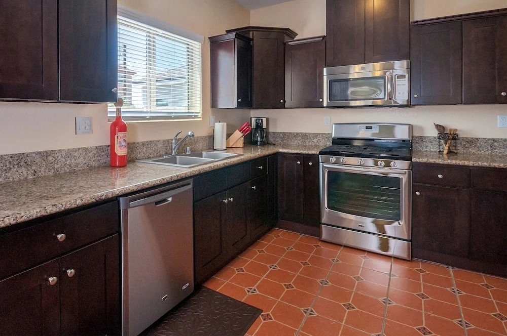 La Casa de Mickey 6 Bedrooms 4 Bathrooms Home