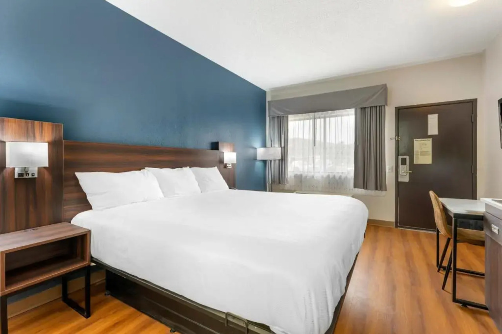Econo Lodge Lavale