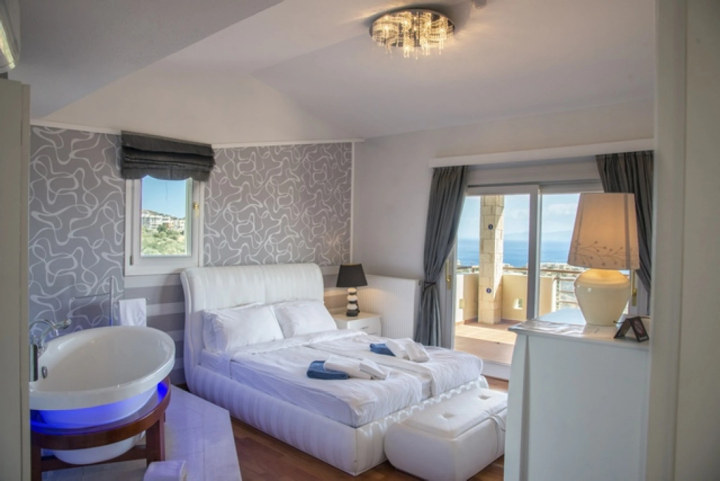 Villa Irida, sleeping 8, sea views, private pool