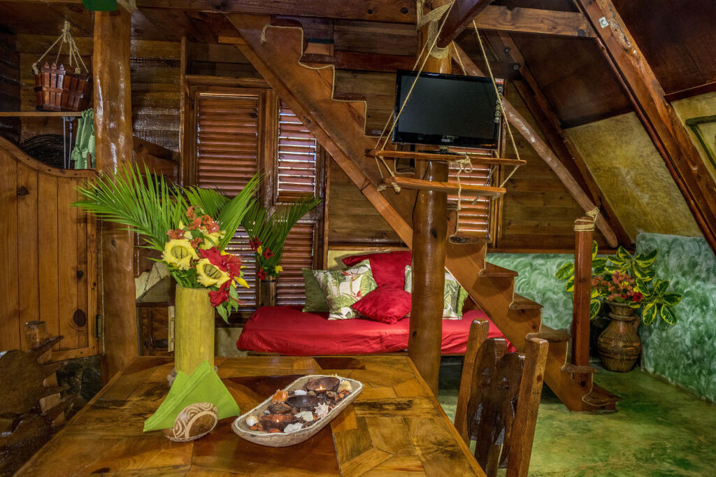 CHALET TROPICAL Hotel & Pool Bar Restaurant