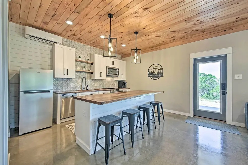 Modern Cabin w/ Stunning Views ~ 1 Mi to Lake!