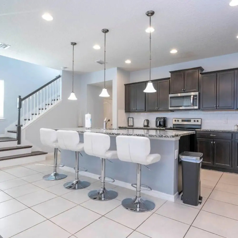 2405 Amazing 5BD Townhome for Your Vacation