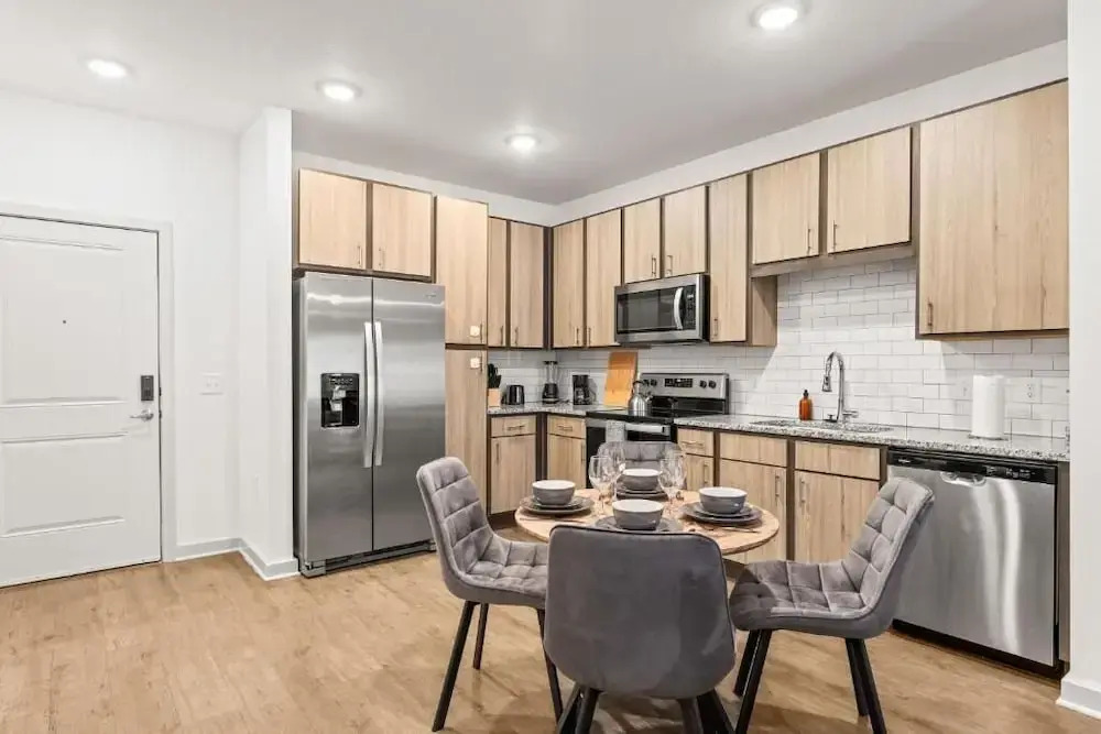 Adeline Apartments 15m to Parks, Pet Friendly, Free Parking by Heavenly Homes