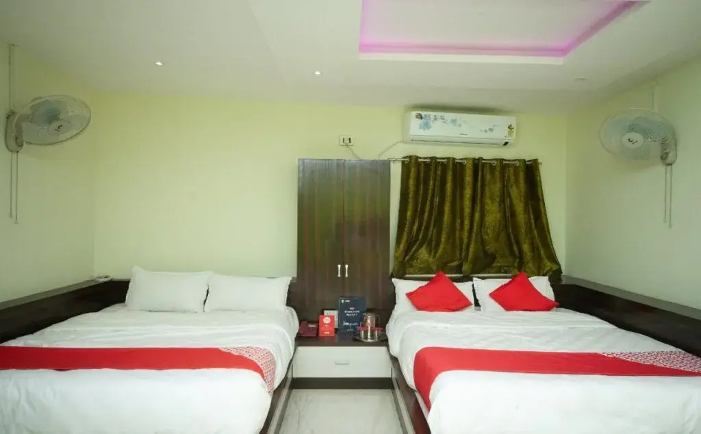 Sri Kumaran Residency By OYO Rooms