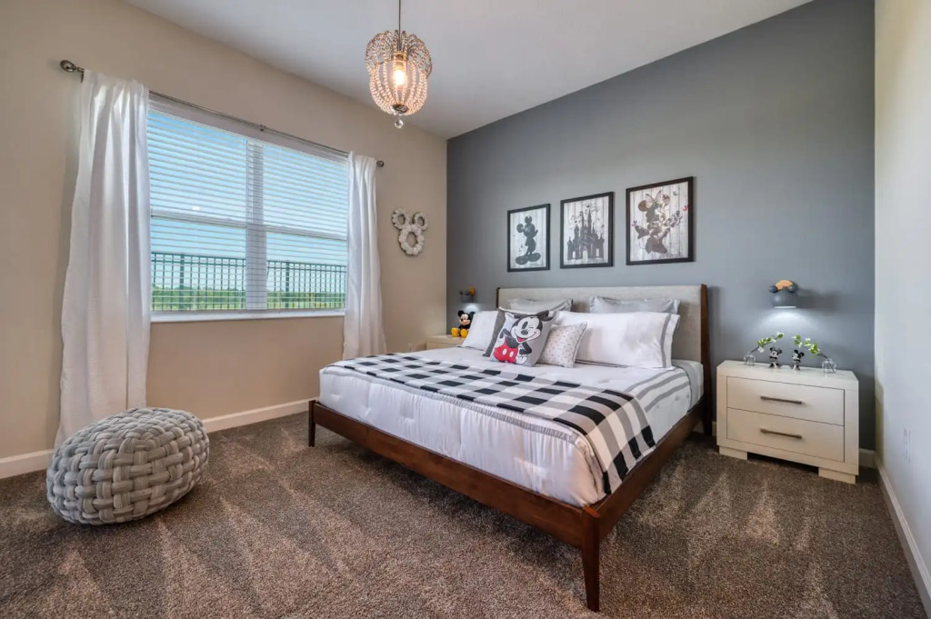 Charming condo with great golf view near Disney