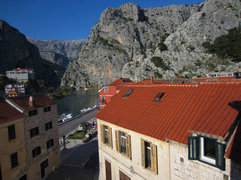 Apartment Božo A1 Omis, Riviera Omis