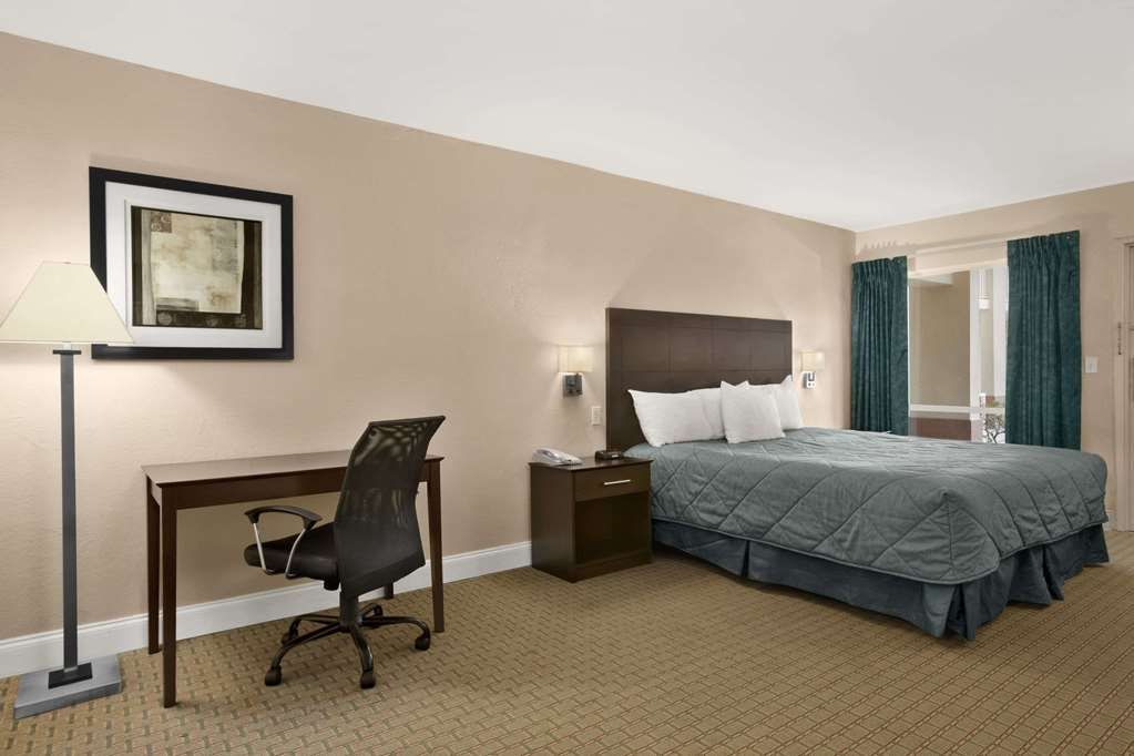 Ramada Limited & Suites - Clearwater