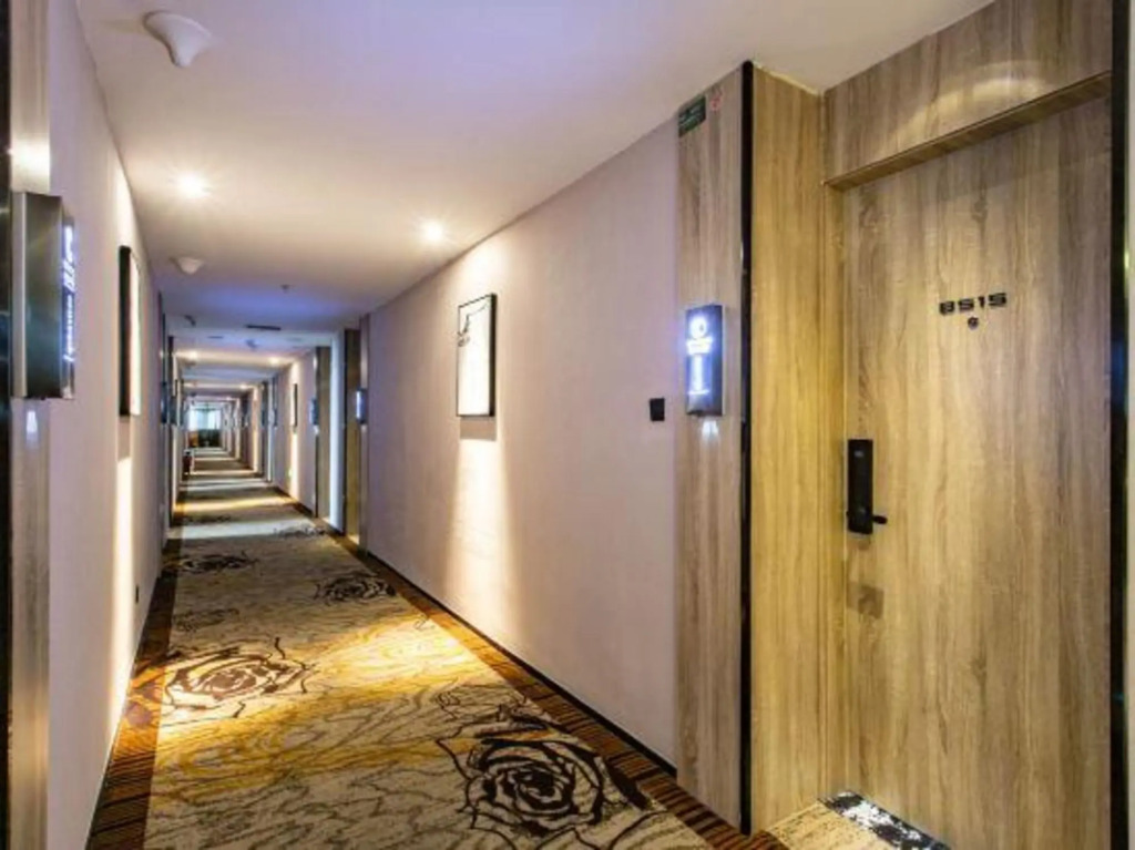 Qianlong Hotel